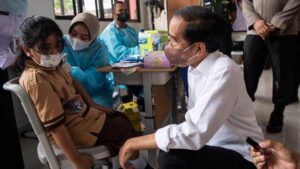 Jokowi Putuskan Vaksin Booster Gratis untuk Semua Masyarakat 2