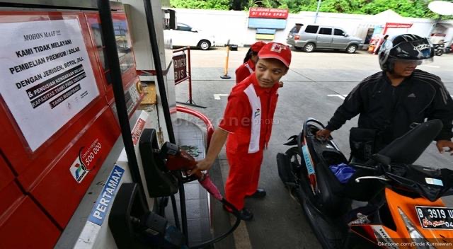 Batal Dihapus, Jokowi Instruksikan BBM Premium Disalurkan di Seluruh Indonesia 1