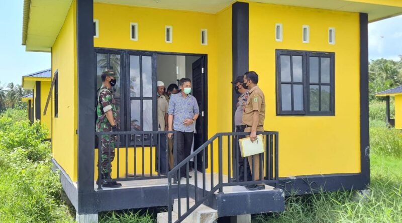 Bupati Afrizal Sintong Meninjau Pembangunan15 Unit Rumah layak Huni di Jalan SMAN 2 Kelurahan Bagan Hulu 1