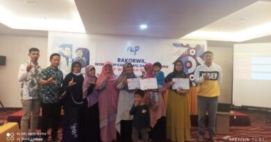 Ketua Forum Lingkar Pena Rokan hulu RENI JUNIARTI raih Juara satu Cipta puisi se propinsi Riau 4