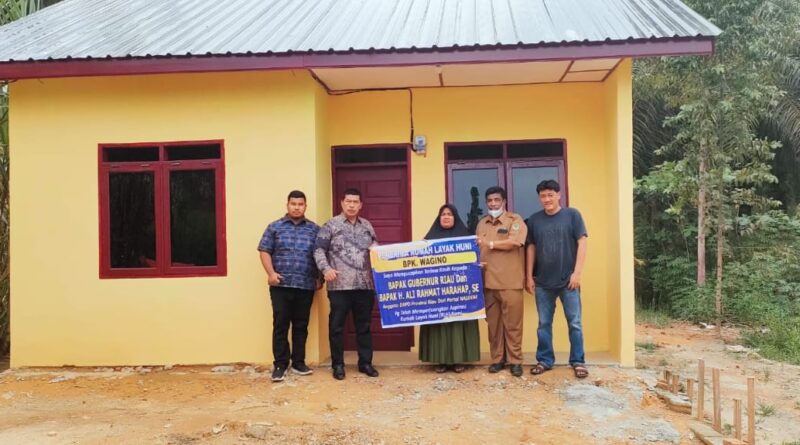 Anggota DPRD Propinsi Riau. H.Ali Rahmad Tinjau  Bantuan RLH di Bagan Batu Barat 1