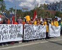 Ratusan Mahasiswa Unjuk Rasa Minta Usut Kelangkaan Minyak Goreng di Riau 4