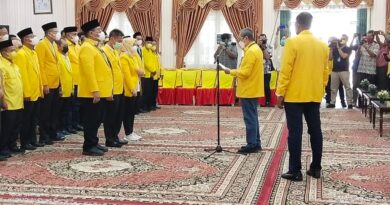 Gubernur Riau Syamsuar MSi Melantik Pengurus DPD II Partai Golkar Kabupaten Rohil 4