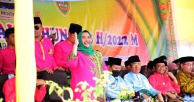Tampil Kompak, Kasmarni Doakan Pawai Ta'aruf Bengkalis Raih Juara I MTQ XL Riau 5