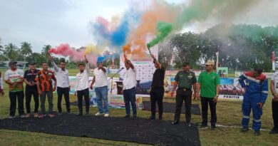 Camat Bukit Batu Resmi Buka Turnamen Sepak bola Lurah Sungai Pakning Cup U-12 4
