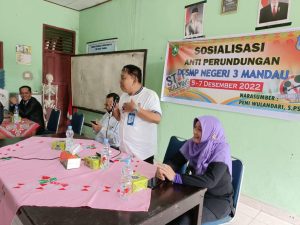 Tim Komnas PA Bersama Anggota DPRD Komisi IV Bengkalis Ajak Anak Didik SMPN 3 Mandau Proaktif dalam Sosialisasi "No Bully" 4